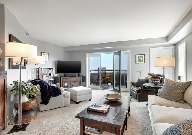 Listing Photo 4 - Condo for sale in building located at 20 2Nd St Ne, Minneapolis, MN 55413 - Unit #P2704
