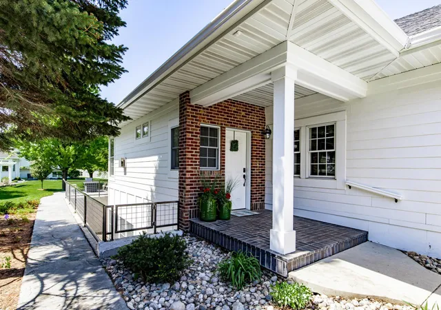 Photo 4 of Single family home for sale at 2516 Rose Creek Pkwy S, Fargo, ND 58104 | MLS# 7132713 | Listing updated on 2026-09-25
