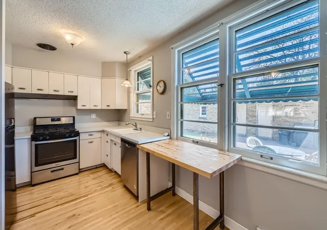 Photo 3 of Sale Pending at 3527 Dupont Ave S #3, Minneapolis, MN 55408 | MLS# 7132793 | Listing updated on 2026-09-12