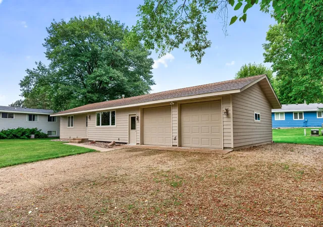 Photo 3 of Single family home for sale at 17181 Panama Ave, Prior Lake, MN 55372 | MLS# 7132827 | Listing updated on 2026-09-11