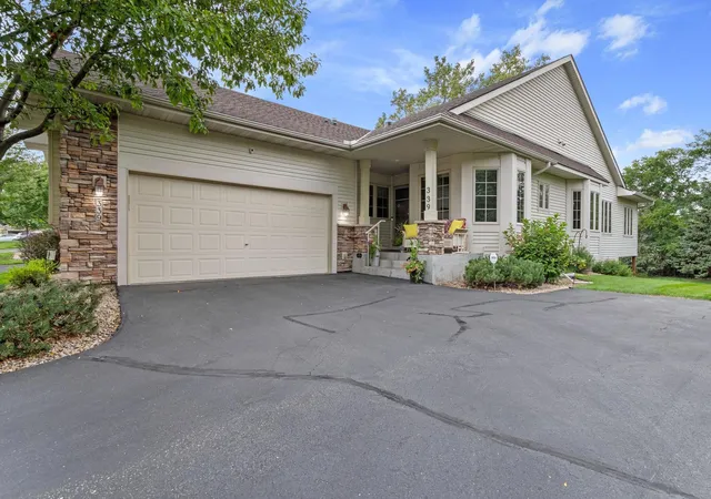 Photo 1 of Single family home for sale at 339 Summer Pl E, Maplewood, MN 55117 | MLS# 7132881 | Listing updated on 2026-10-20