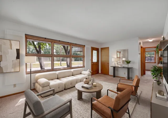 Photo 2 of Single family home for sale at 903 Parallel St, Chaska, MN 55318 | MLS# 7133039 | Listing updated on 2026-10-08