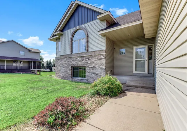 Photo 3 of Single family home for sale at 20366 150th St Nw, Elk River, MN 55330 | MLS# 7133053 | Listing updated on 2026-09-15