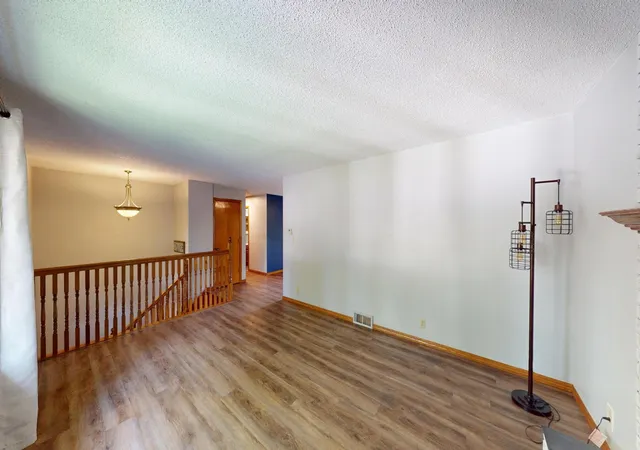 Photo 3 of Sale Pending at 1605 Canary Dr, Albert Lea, MN 56007 | MLS# 7133119 | Listing updated on 2026-10-01