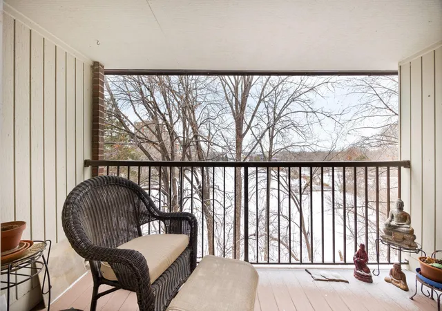 Photo 4 of Sale Pending at 4820 Park Commons Dr #319, Saint Louis Park, MN 55416 | MLS# 7133171 | Listing updated on 2026-09-27