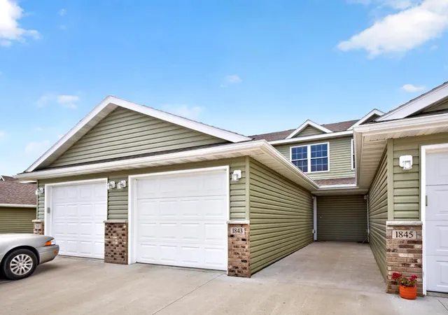 Photo 2 of Single family home for sale at 1843 Daniel Ln Ne, Stewartville, MN 55976 | MLS# 7133240 | Listing updated on 2026-09-08