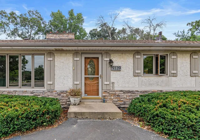 Photo 1 of Single family home for sale at 9339 Cedar Lake Rd S, Saint Louis Park, MN 55426 | MLS# 7133270 | Listing updated on 2026-10-13