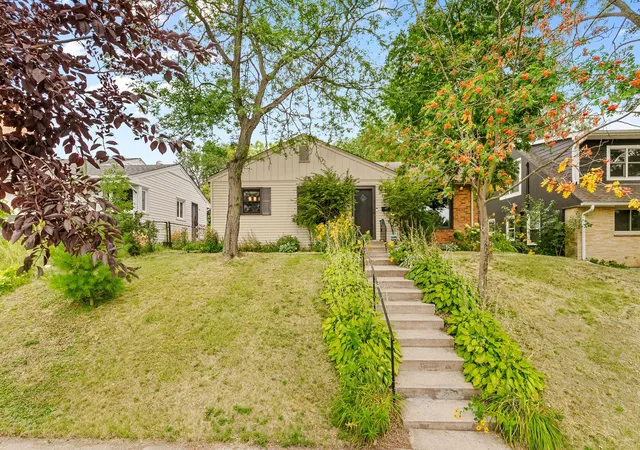 Photo 1 of Sale Pending at 2510 Vincent Ave N, Minneapolis, MN 55411 | MLS# 7133307 | Listing updated on 2026-09-28