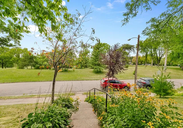 Photo 2 of Sale Pending at 2510 Vincent Ave N, Minneapolis, MN 55411 | MLS# 7133307 | Listing updated on 2026-09-28