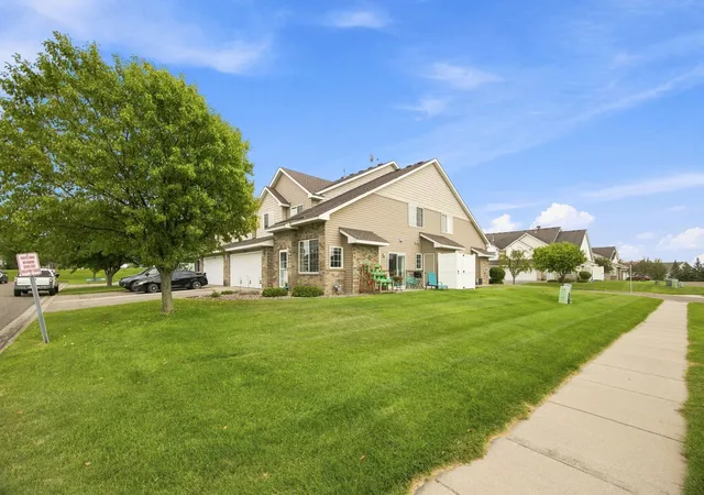 Photo 1 of Single family home for sale at 17530 Gillette Wy #7052, Lakeville, MN 55044 | MLS# 7133356 | Listing updated on 2026-09-15