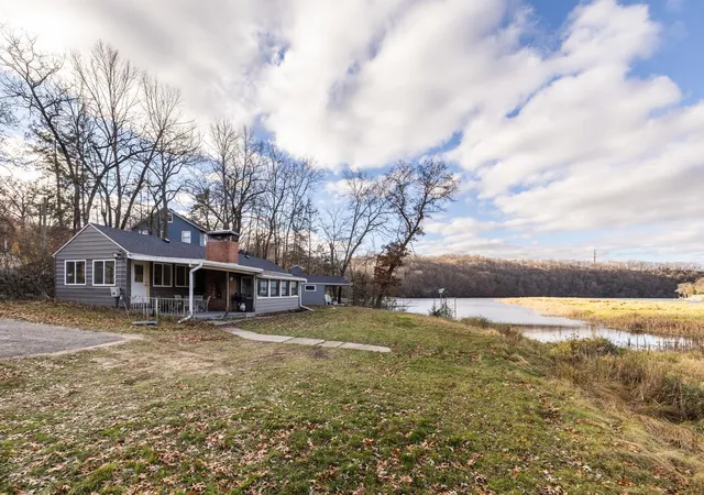 Photo 1 of Single family home for sale at 11352 Cedar Beach Dr Nw, Oronoco, MN 55960 | MLS# 7133373 | Listing updated on 2026-09-10