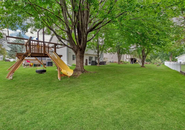 Photo 3 of Single family home for sale at 4284 143Rd St W, Rosemount, MN 55068 | MLS# 7133376 | Listing updated on 2026-09-11