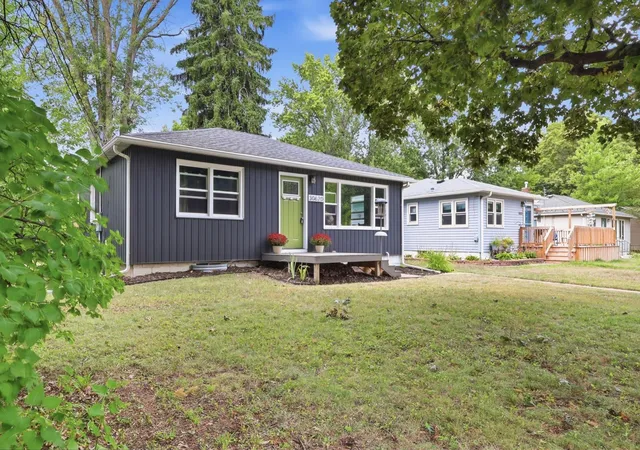 Photo 2 of Sale Pending at 30620 N Lakes Trl, Lindstrom, MN 55045 | MLS# 7133595 | Listing updated on 2026-09-10
