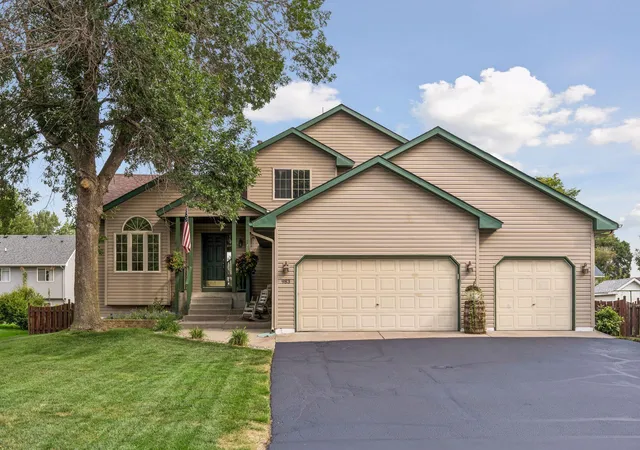 Photo 2 of Single family home for sale at 983 114th Ave Ne, Blaine, MN 55434 | MLS# 7133691 | Listing updated on 2026-09-11