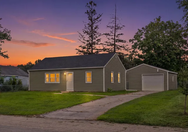 Photo 1 of Sale Pending at 2709 Markay St Se, Rochester, MN 55904 | MLS# 7133724 | Listing updated on 2026-09-11