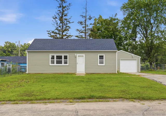 Photo 4 of Sale Pending at 2709 Markay St SE, Rochester, MN 55904 | MLS# 7133724 | Listing updated on 2026-09-11