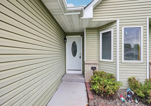 Photo 4 of Single family home for sale at 14185 Ferrara Ave N, Hugo, MN 55038 | MLS# 7133730 | Listing updated on 2026-09-17