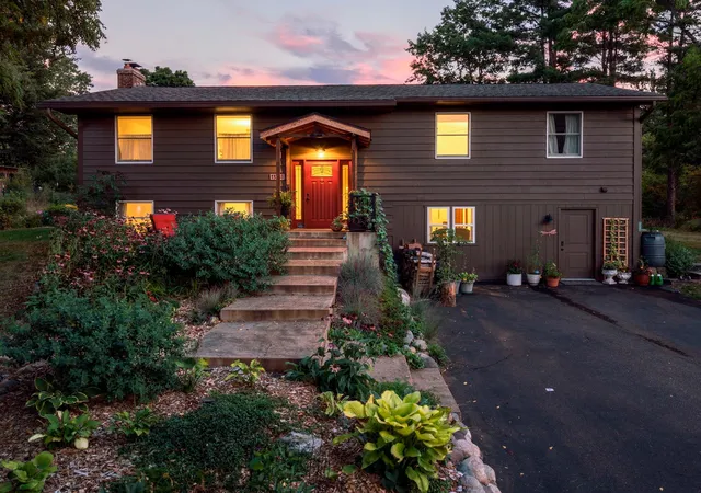 Photo 2 of Single family home for sale at 1373 Pine View Trl, Houlton, WI 54082 | MLS# 7133742 | Listing updated on 2026-09-11
