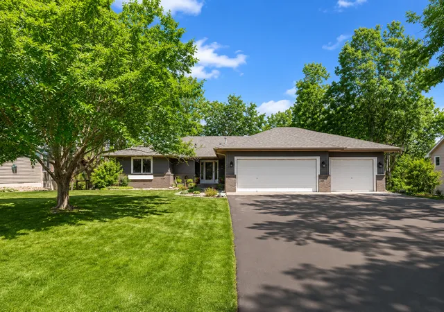 Photo 3 of Single family home for sale at 19331 Baldwin St Nw, Elk River, MN 55330 | MLS# 7133761 | Listing updated on 2026-09-10