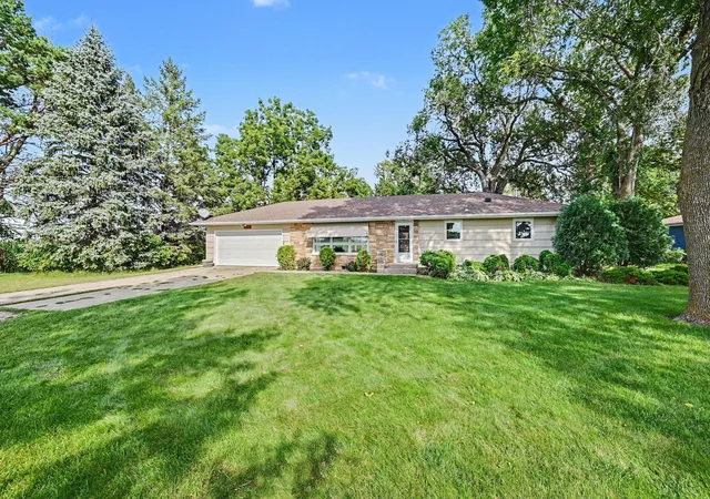Photo 1 of Single family home for sale at 38267 Sisters Ln, Montgomery, MN 56069 | MLS# 7133865 | Listing updated on 2026-09-21