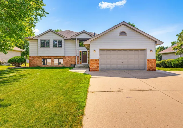 Photo 1 of Sale Pending at 160 Orchard Ave Se, Hutchinson, MN 55350 | MLS# 7134004 | Listing updated on 2026-09-08