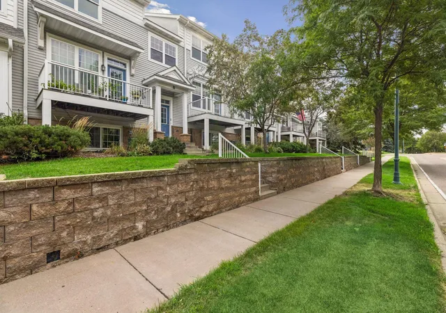 Photo 1 of Sale Pending at 1662 Village Trl E #3, Maplewood, MN 55109 | MLS# 7134021 | Listing updated on 2026-10-09