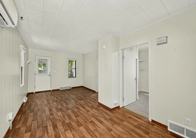 Photo 2 of Single family home for sale at 577 W Sanborn St, Winona, MN 55987 | MLS# 7134077 | Listing updated on 2026-10-02