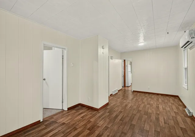 Photo 3 of Single family home for sale at 577 W Sanborn St, Winona, MN 55987 | MLS# 7134077 | Listing updated on 2026-10-02
