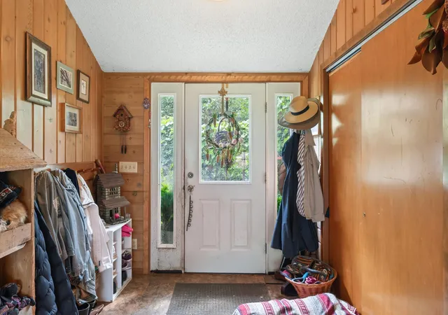 Photo 3 of Single family home for sale at 2900 Itasca Ave S, Saint Mary's Point, MN 55043 | MLS# 7134163 | Listing updated on 2026-09-10