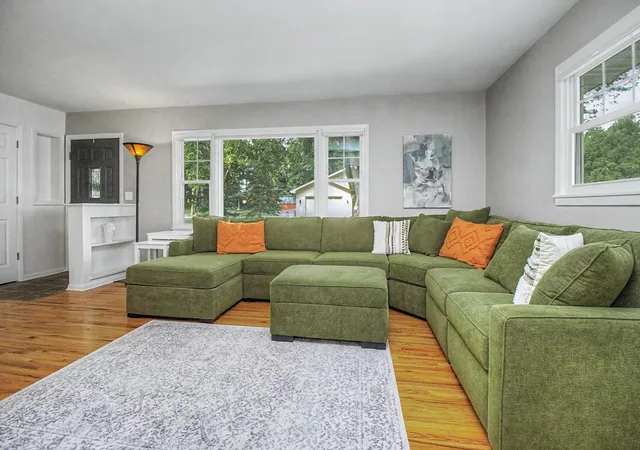 Photo 4 of Single family home for sale at 1424 Rhode Island Ave N, Golden Valley, MN 55427 | MLS# 7134193 | Listing updated on 2026-09-12