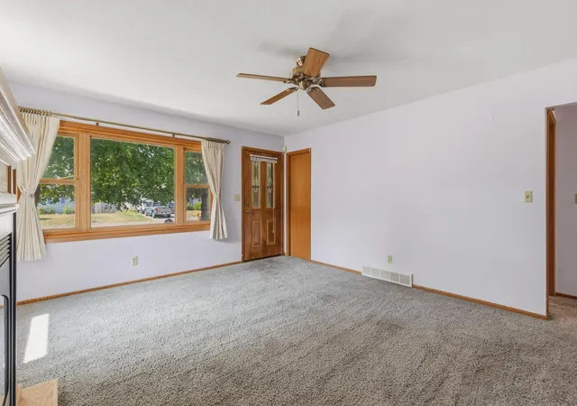 Photo 4 of Single family home for sale at 1228 Lincoln Ave, Saint Paul Park, MN 55071 | MLS# 7134201 | Listing updated on 2026-09-15