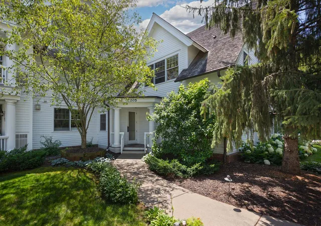 Photo 1 of Condo for sale at 205 Mill St #S204, Excelsior, MN 55331 | MLS# 7134250 | Listing updated on 2026-10-07