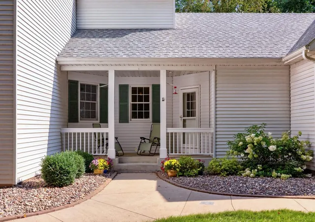 Photo 3 of Single family home for sale at 2374 Transit Ct SW, Rochester, MN 55902 | MLS# 7134270 | Listing updated on 2026-09-11