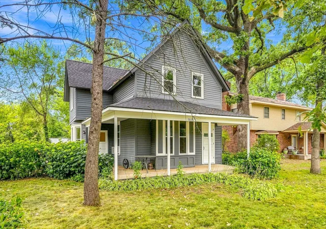 Photo 1 of Single family home for sale at 2819 Helen St N, North Saint Paul, MN 55109 | MLS# 7134293 | Listing updated on 2026-10-07
