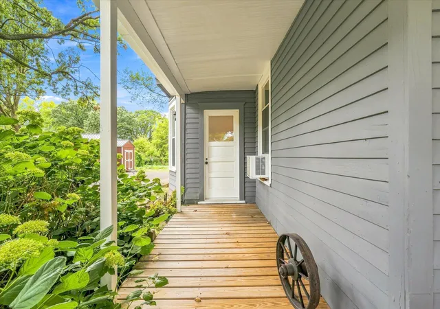 Photo 4 of Single family home for sale at 2819 Helen St N, North Saint Paul, MN 55109 | MLS# 7134293 | Listing updated on 2026-10-07