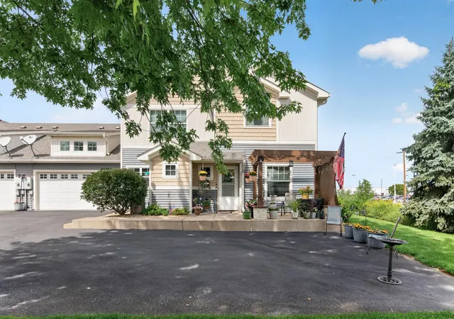 Photo 3 of Single family home for sale at 22295 Cameo Ct, Forest Lake, MN 55025 | MLS# 7134306 | Listing updated on 2026-09-15