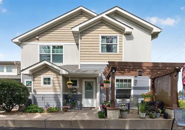 Photo 3 of Single family home for sale at 22295 Cameo Ct, Forest Lake, MN 55025 | MLS# 7134306 | Listing updated on 2026-09-15