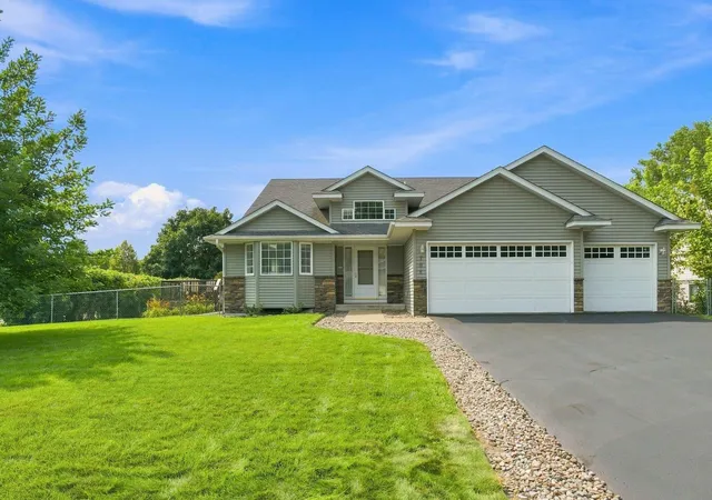 Photo 1 of Single family home for sale at 798 104th Ct Ne, Blaine, MN 55434 | MLS# 7134351 | Listing updated on 2026-09-17