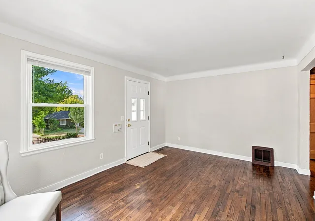 Photo 4 of Sale Pending at 3251 Taylor St Ne, Minneapolis, MN 55418 | MLS# 7134358 | Listing updated on 2026-09-14