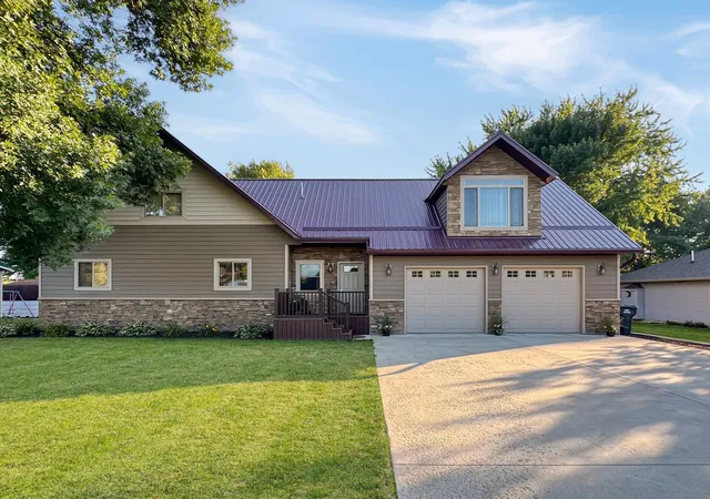 Photo 4 of Single family home for sale at 10 N Shore Dr, Garvin, MN 56132 | MLS# 7134396 | Listing updated on 2026-09-15