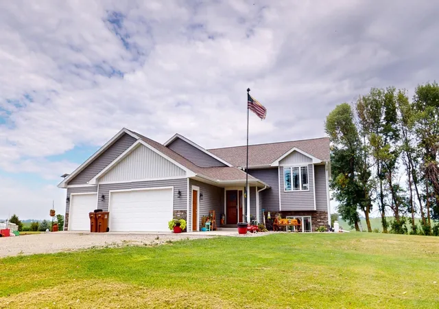 Photo 1 of Single family home for sale at 10479 92nd Avenue Sw, New Richland, MN 56072 | MLS# 7134412 | Listing updated on 2026-09-15