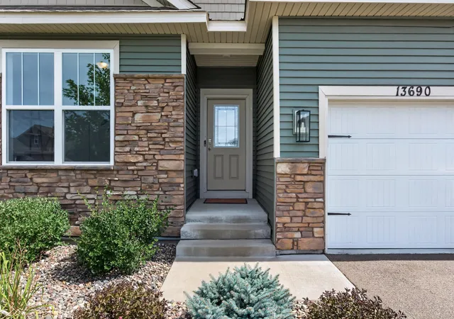 Photo 4 of Single family home for sale at 13690 Applewood Trl, Rosemount, MN 55068 | MLS# 7134446 | Listing updated on 2026-09-14