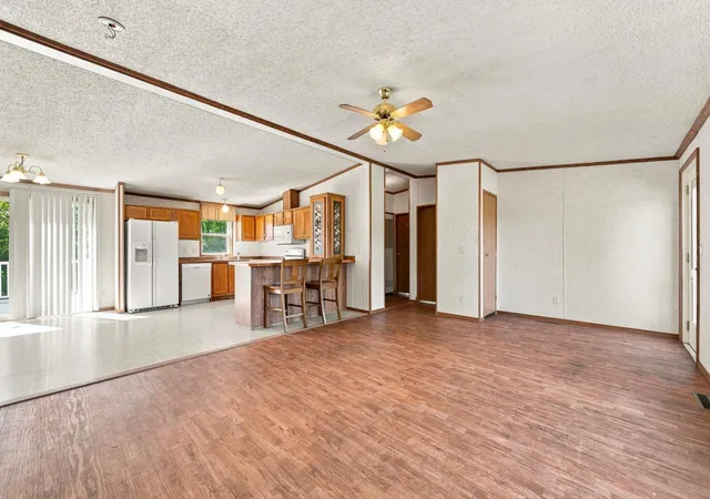 Photo 4 of Sale Pending at 1695 Sunset Access Rd Se, Alexandria, MN 56308 | MLS# 7134592 | Listing updated on 2026-09-23