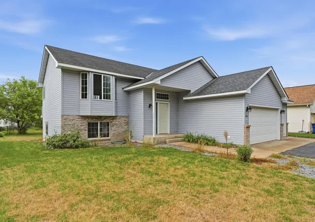 Photo 2 of Single family home for sale at 2910 Crescent Ridge Trl, Saint Cloud, MN 56301 | MLS# 7134721 | Listing updated on 2026-10-08