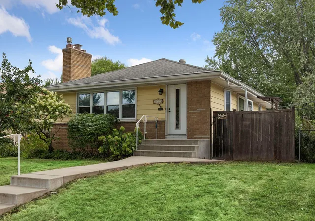 Photo 1 of Sale Pending at 2814 Irving Ave N, Minneapolis, MN 55411 | MLS# 7134848 | Listing updated on 2026-09-15