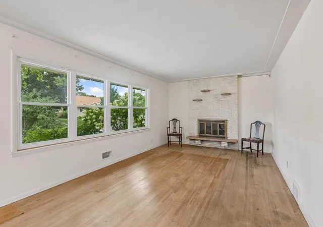 Photo 3 of Sale Pending at 2814 Irving Ave N, Minneapolis, MN 55411 | MLS# 7134848 | Listing updated on 2026-09-15