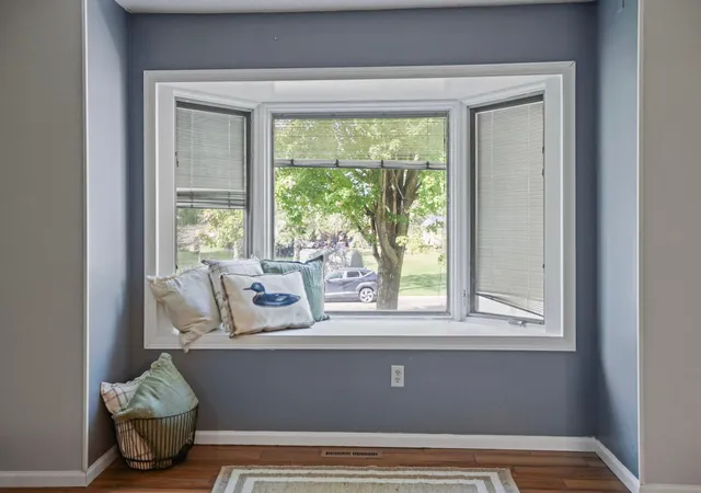 Photo 4 of Single family home for sale at 1242 Aldrich Way, Faribault, MN 55021 | MLS# 7134885 | Listing updated on 2026-09-11