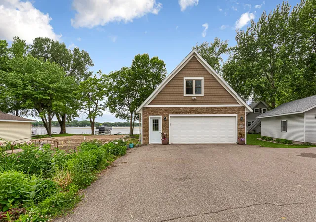 Photo 3 of Sale Pending at 943 Reed St N, Waterville, MN 56096 | MLS# 7134930 | Listing updated on 2026-09-11