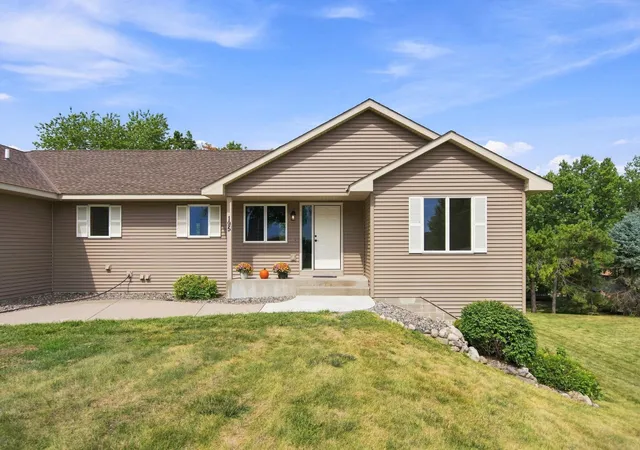 Photo 2 of Single family home for sale at 195 S Medina St, Loretto, MN 55357 | MLS# 7134952 | Listing updated on 2026-09-12