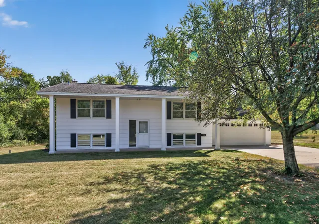 Photo 3 of Single family home for sale at 13959 Radisson Rd Ne, Ham Lake, MN 55304 | MLS# 7135009 | Listing updated on 2026-09-15